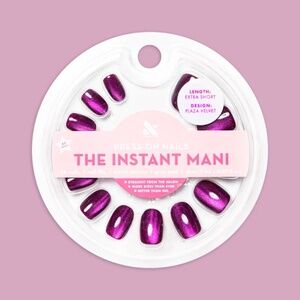 NWT Olive & June extra short press-on nails